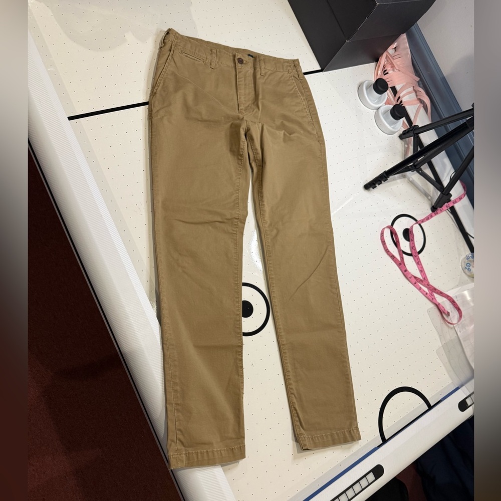 American Eagle Outfitters Men's Khaki Chinos. Darker khaki, Athletic Fit